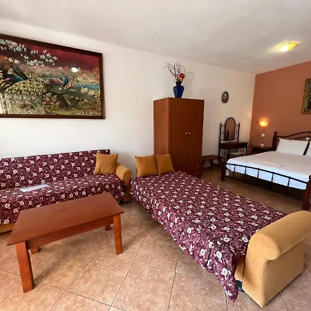 Guest house Tsima Cathrin